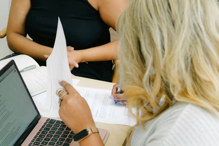 Seriösen AVGS-Anbieter erkennen: Checkliste für Dein Gründercoaching (2026)